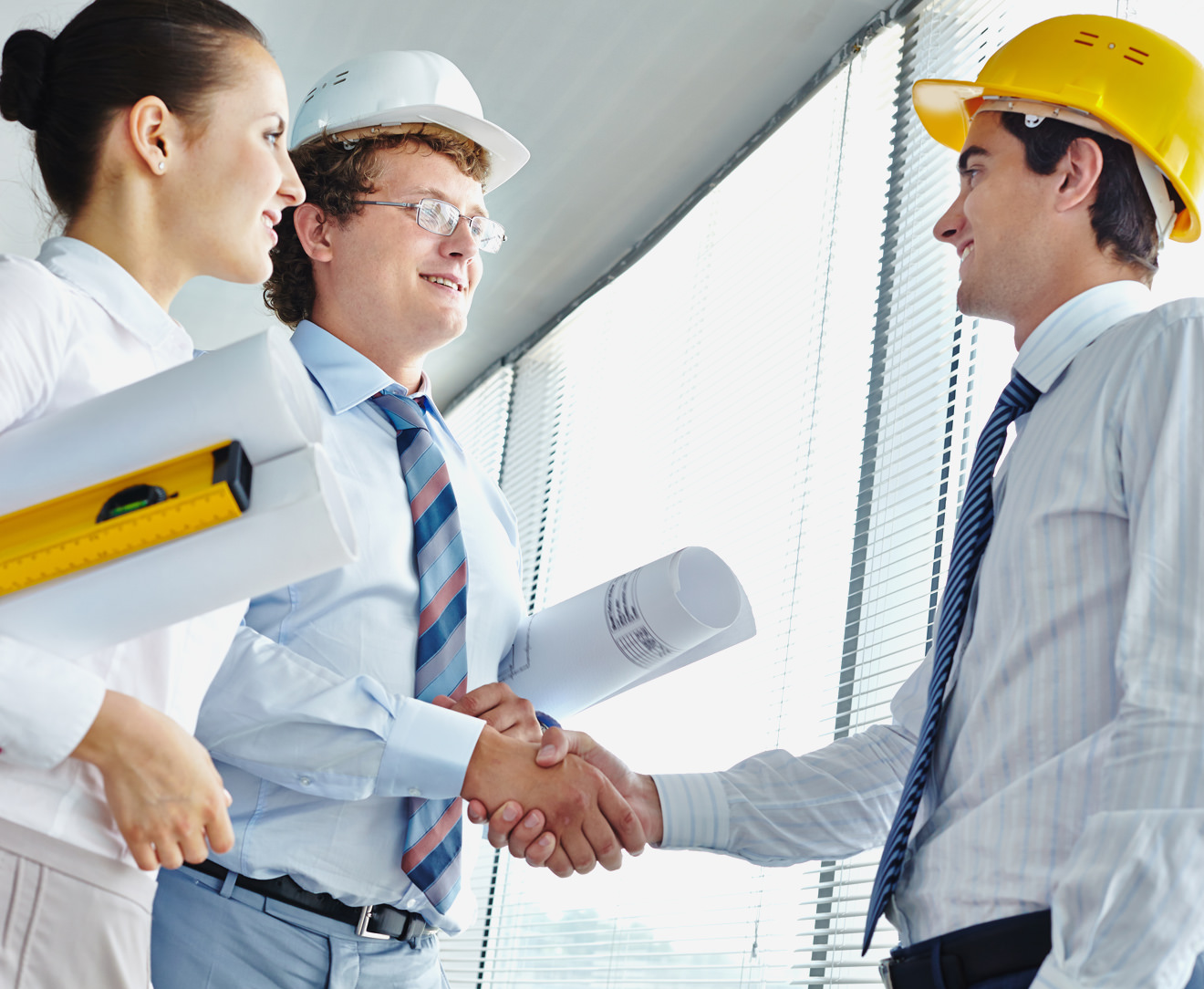 ЮРМИАЛ-Инвест — надёжный партнёр по аренде автовышек