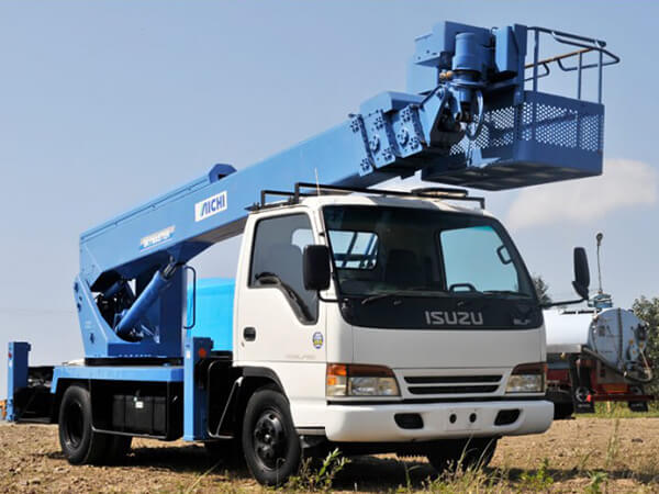 Автовышка 18 метров с поворотной люлькой